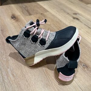 Sorel kids boots size 3